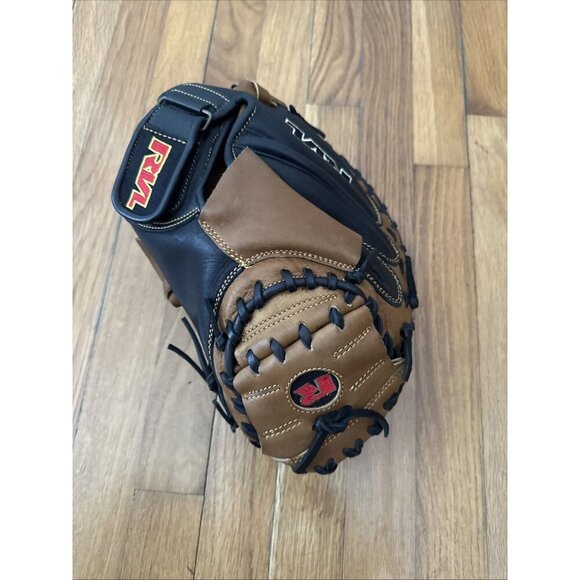 The RVL Professional Series CX3000SBT catcher's Mitt Black - Picture 11 of 11